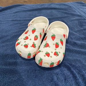 Strawberry patterned white classic Crocs